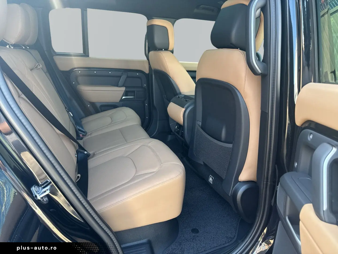 LAND ROVER Defender 110 P300e X-Dynamic HSE