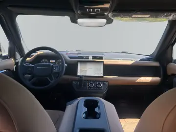 LAND ROVER Defender 110 P300e X-Dynamic HSE  6 Sitze