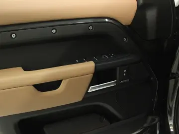 LAND ROVER Defender 110 5.0 P425 X Navigation LED HUD DAB