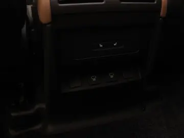 LAND ROVER Defender 110 5.0 P425 X Navigation LED HUD DAB