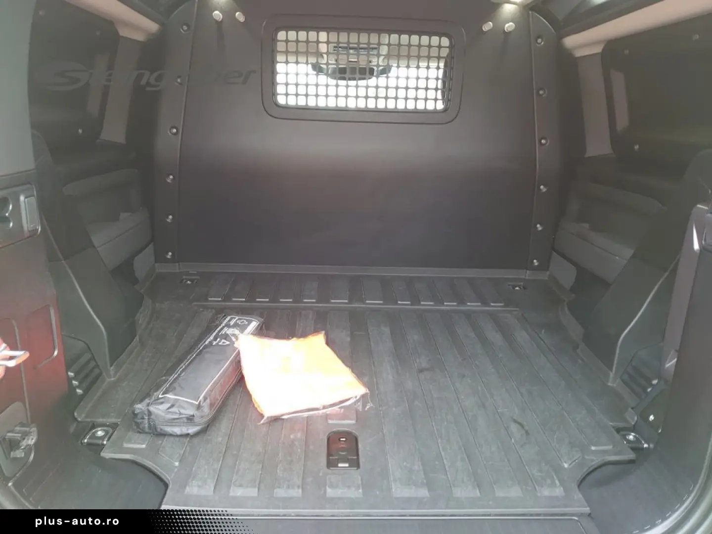 LAND ROVER Defender 90 HardTopD200 Standard  Standheizung