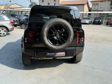 LAND ROVER LAND ROVER Defender 110 3.0D I6 S TOTAL BLACK AU