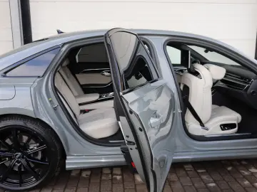 AUDI A8L 60 TFSIe lang exclusive  QUANTUM    UNIKAT