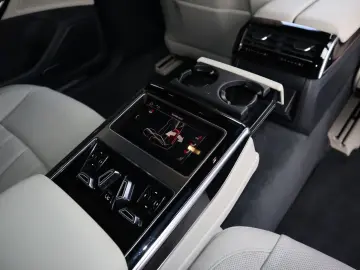 AUDI A8L 60 TFSIe lang exclusive  QUANTUM    UNIKAT