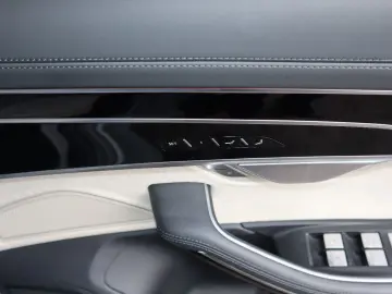 AUDI A8L 60 TFSIe lang exclusive  QUANTUM    UNIKAT