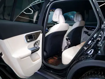 MERCEDES-BENZ GLC 300e 4Matic Burmester Distronic Pl&hellip;