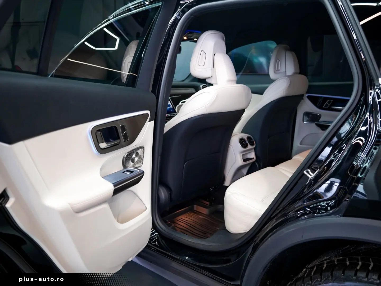 MERCEDES-BENZ GLC 300e 4Matic Burmester Distronic Pl&hellip;