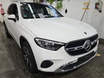 MERCEDES-BENZ GLC 220 d 4Matic PANO ACC MEMO SITZKLI&hellip;