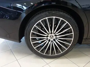 MERCEDES-BENZ E 220 d AMG LINE LED 360 20 ZO AHK KÜHLER BEL
