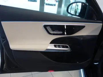 MERCEDES-BENZ E 220 d AMG LINE LED 360 20 ZO AHK KÜHLER BEL