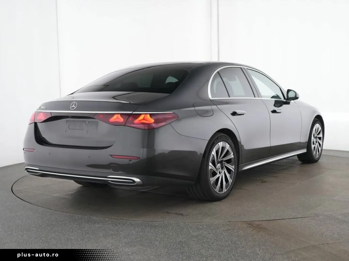 MERCEDES-BENZ E 300 e Limousine mit EQ Hybrid Technologie