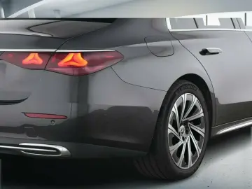 MERCEDES-BENZ E 300 e Limousine mit EQ Hybrid Technologie