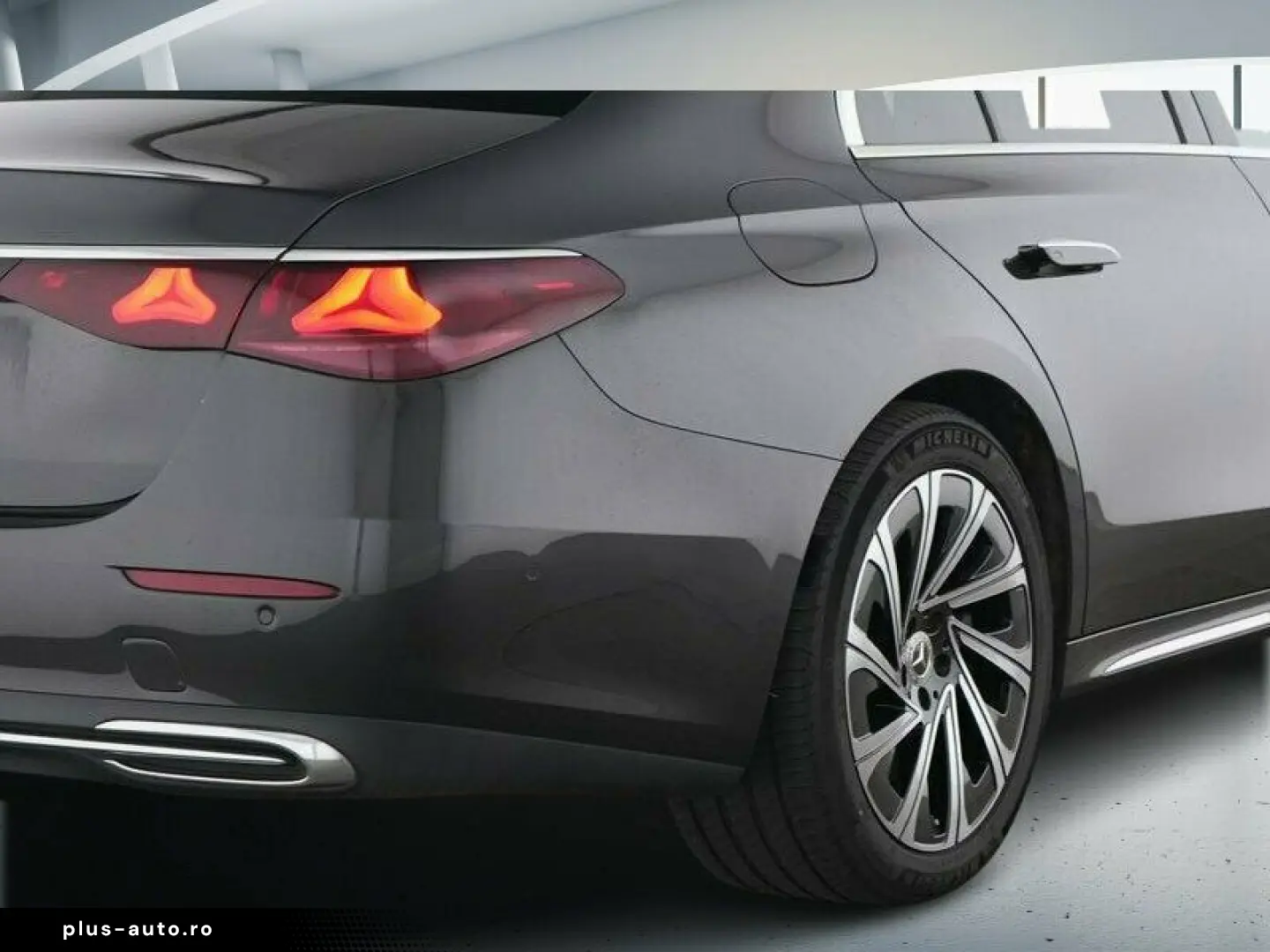 MERCEDES-BENZ E 300 e Limousine mit EQ Hybrid Technologie