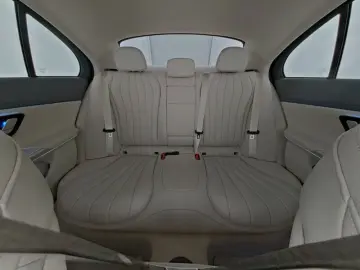 MERCEDES-BENZ E 300 e Limousine mit EQ Hybrid Technologie