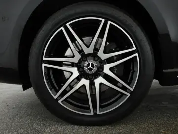 MERCEDES-BENZ V 300 d 4M lang Avantgarde AMG 8 Pano &hellip;