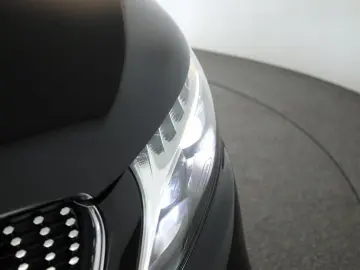 MERCEDES-BENZ V 300 d 4M lang Avantgarde AMG 8 Pano &hellip;
