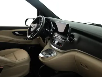 MERCEDES-BENZ V 300 d 4M lang Avantgarde AMG 8 Pano &hellip;