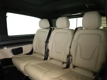 MERCEDES-BENZ V 300 d 4M lang Avantgarde AMG 8 Pano &hellip;