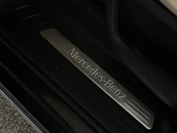 MERCEDES-BENZ V 300 d 4M lang Avantgarde AMG 8 Pano &hellip;