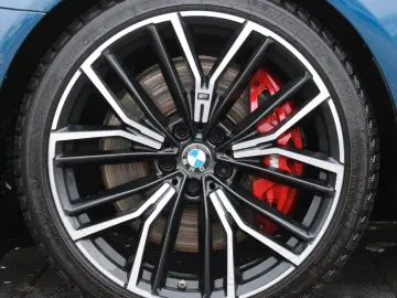 BMW M550i xDrive M Sport Pro Laser S-Dach HUD Bowers