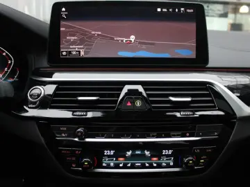 BMW M550i xDrive M Sport Pro Laser S-Dach HUD Bowers