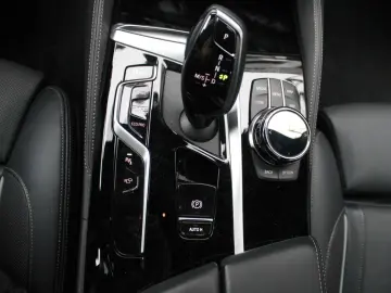 BMW M550i xDrive M Sport Pro Laser S-Dach HUD Bowers