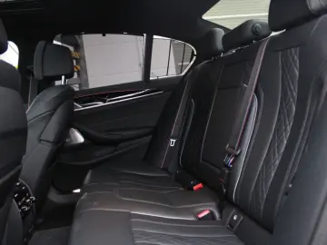 BMW M550i xDrive M Sport Pro Laser S-Dach HUD Bowers