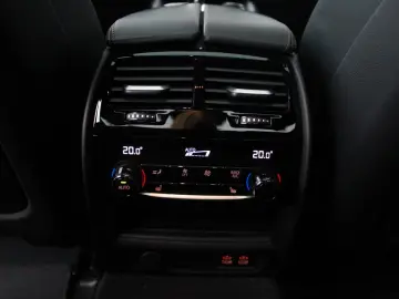 BMW M550i xDrive M Sport Pro Laser S-Dach HUD Bowers