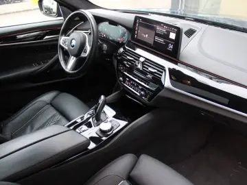 BMW M550i xDrive M Sport Pro Laser S-Dach HUD Bowers