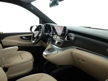 MERCEDES-BENZ V 300 d 4M lang Avantgarde AMG 8S Pano&hellip;