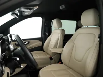 MERCEDES-BENZ V 300 d 4M lang Avantgarde AMG 8S Pano&hellip;