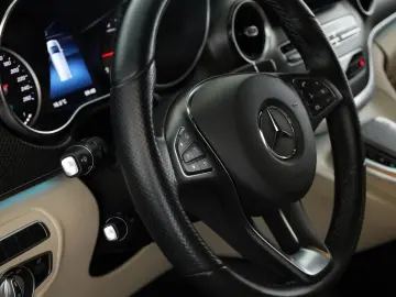 MERCEDES-BENZ V 300 d 4M lang Avantgarde AMG 8S Pano&hellip;