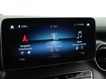 MERCEDES-BENZ V 300 d 4M lang Avantgarde AMG 8S Pano&hellip;