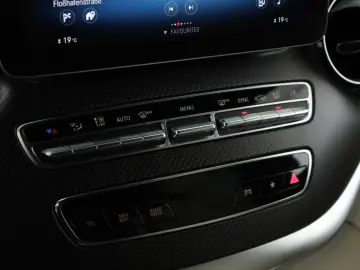 MERCEDES-BENZ V 300 d 4M lang Avantgarde AMG 8S Pano&hellip;