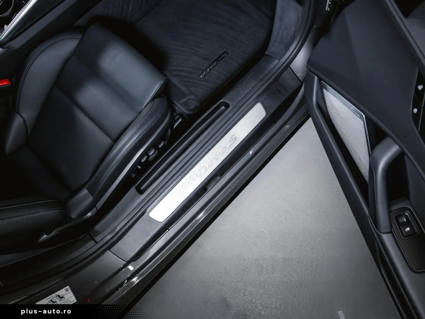 PORSCHE 911 Turbo S Burmester Liftsystem