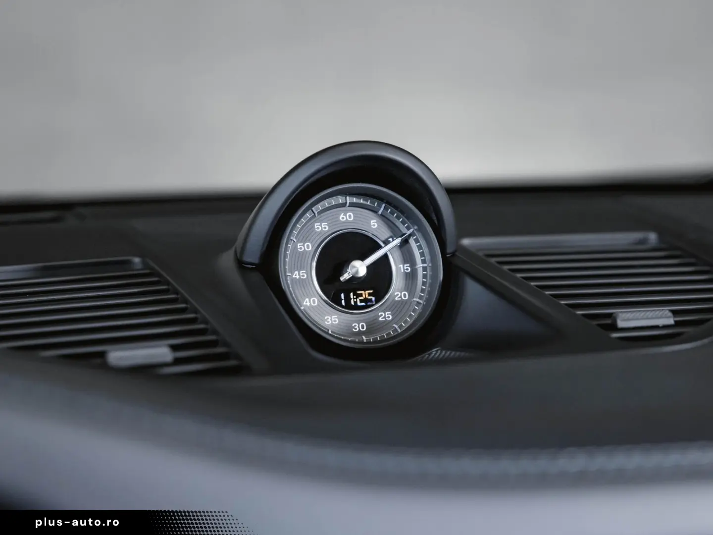 PORSCHE 911 Turbo S Burmester Liftsystem