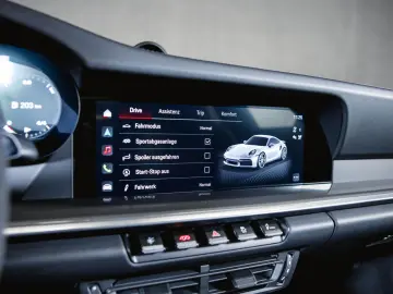 PORSCHE 911 Turbo S Burmester Liftsystem