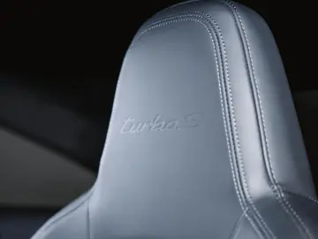 PORSCHE 911 Turbo S Burmester Liftsystem