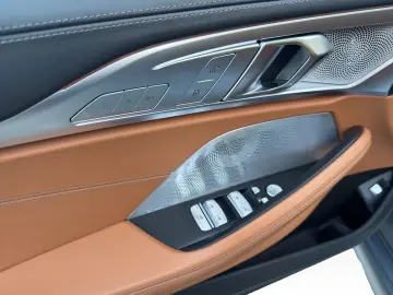 BMW M850i xDrive Gran Coupé Hifi B&W PanoGSD Park