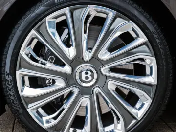 BENTLEY FLYING SPUR MULLINER MY25 V8 Plug-in Hybrid