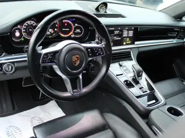 PORSCHE Panamera Sport Turismo 4 E-Hybrid Edition