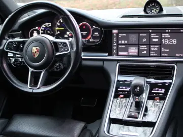 PORSCHE Panamera Sport Turismo 4 E-Hybrid Edition