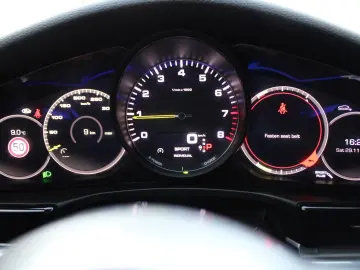 PORSCHE Panamera Sport Turismo 4 E-Hybrid Edition