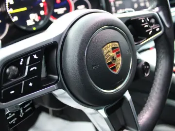 PORSCHE Panamera Sport Turismo 4 E-Hybrid Edition