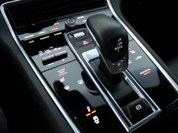 PORSCHE Panamera Sport Turismo 4 E-Hybrid Edition