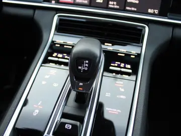 PORSCHE Panamera Sport Turismo 4 E-Hybrid Edition