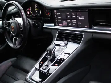 PORSCHE Panamera Sport Turismo 4 E-Hybrid Edition