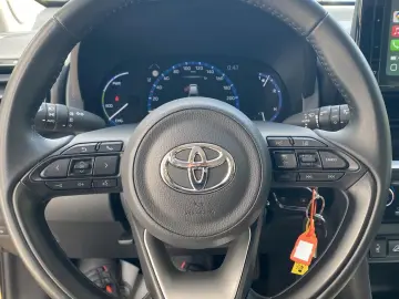 TOYOTA Yaris Cross 1.5 Hybrid AWD-i SHZ R-Cam App