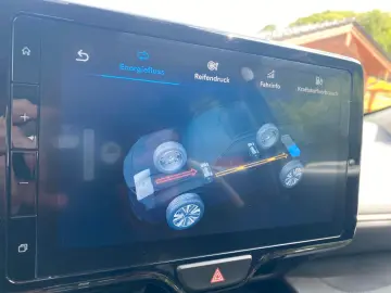 TOYOTA Yaris Cross 1.5 Hybrid AWD-i SHZ R-Cam App