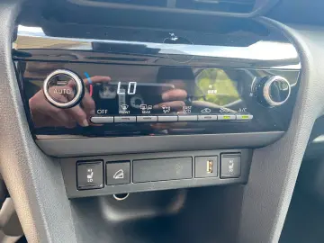 TOYOTA Yaris Cross 1.5 Hybrid AWD-i SHZ R-Cam App